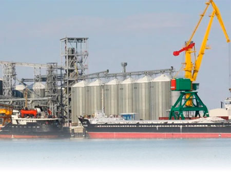Объем перевалки грузов через порт Актау в 2022 году вырос на 9%