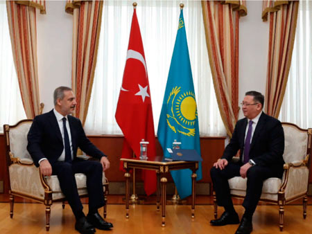 Казахстан и Турция намерены увеличить перевозку грузов через Каспий